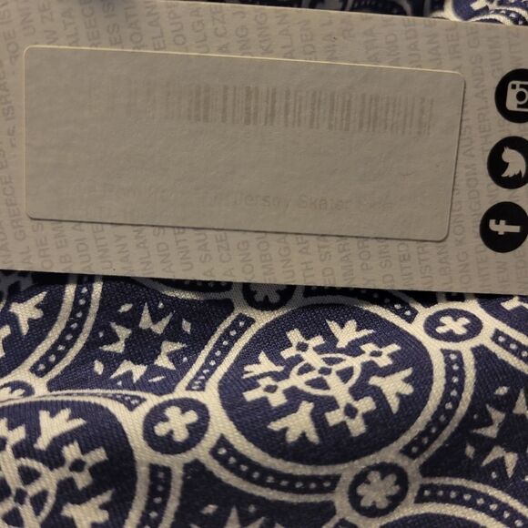 "Boohoo" Woman's PomPom trim Jersey skate skirt  Size: 6 NWT - Picture 5 of 8